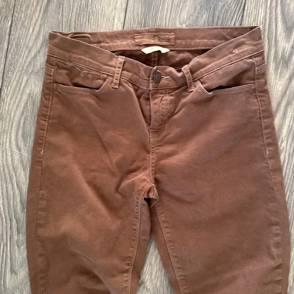 Dittos Light Brown Jeans
Dittos Jessica Mid-Rise Nutmeg Brown Jeggings
Size 26 - Picture 6 of 13